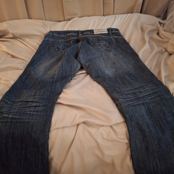 Dereon Women's Dark Blue Bootcut Jeans with Distressed Detailing - Picture 11 of 15